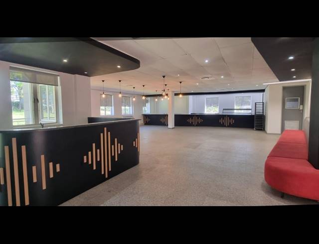 2,422M² OFFICE TO LET IN BRYANSTON